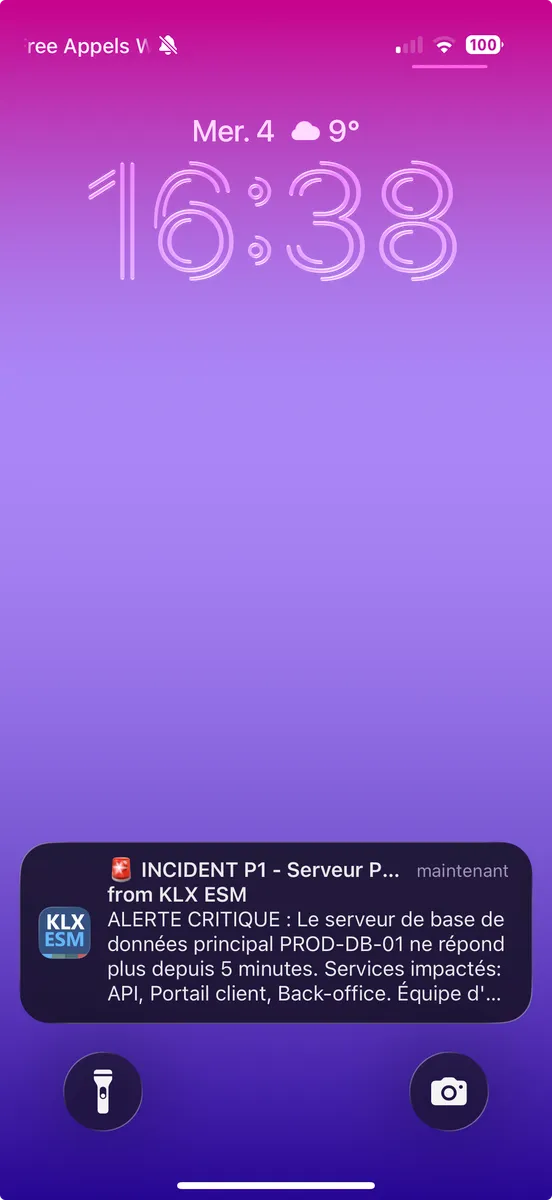 Notification push d’incident critique sur l’écran verrouillé d’un mobile, application Keolux One